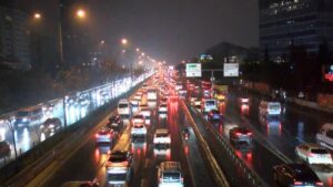 İstanbul yeni güne nasıl başladı? Megakentte trafik durma noktasına geldi!