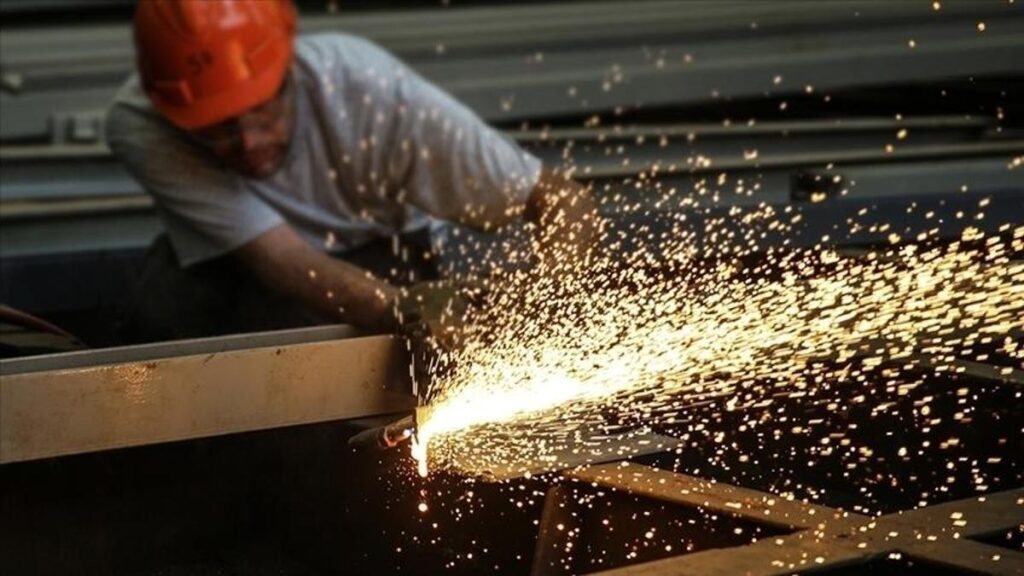 Türkiye’de Hizmet Ticareti 2023’te büyük ölçekli girişimlerin sırtında