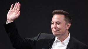 Elon Musk tarihte bir ilki gerçekleştirdi