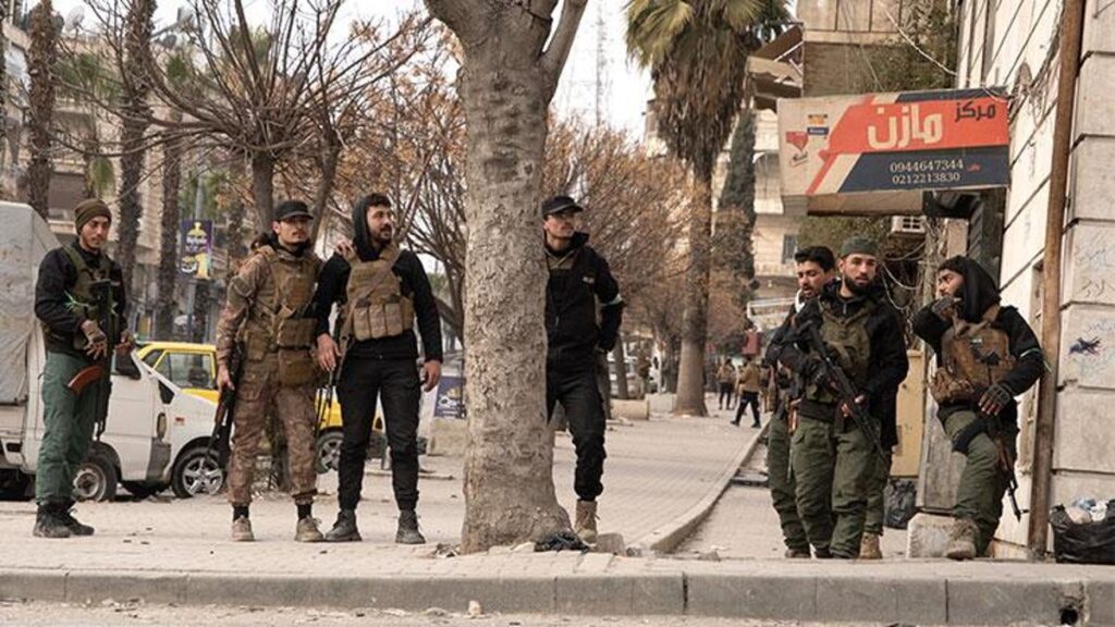 Suriye Ordusu harekete geçti, YPG köşeye sıkıştı: Şeyh Maksud’a operasyon başladı