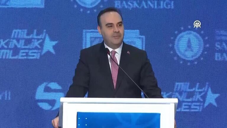 Bakan Kacır’dan balistik füze açıklaması: “2 bin kilometre füze geliştirme programı sürüyor”
