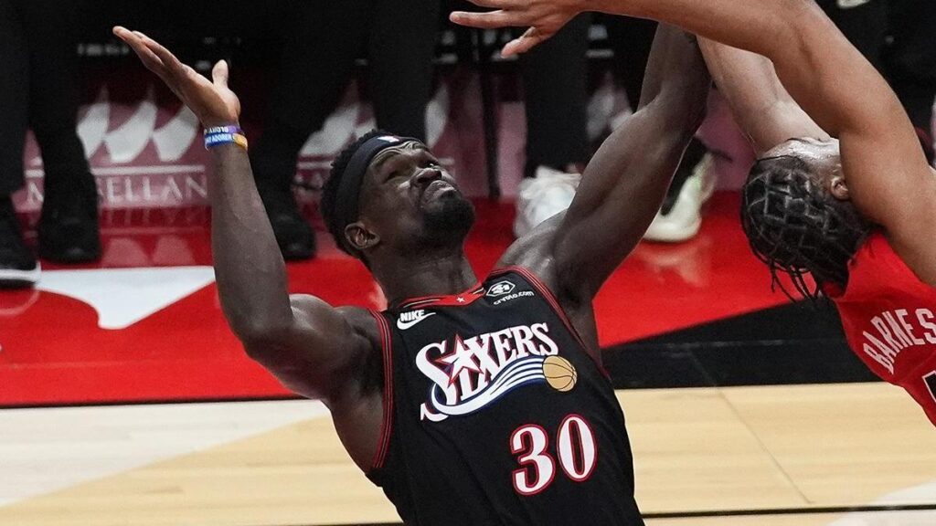 Adem Bona’lı 76ers, serbest atışla Raptors’a kaybetti