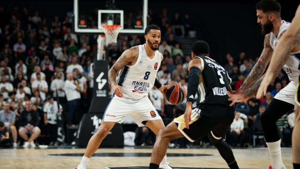 Anadolu Efes, Kızılyıldız’ı konuk edecek