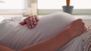 Bakan Göktaş açıkladı: Doğum izni 24 haftaya çıkıyor