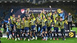 FENERİUM YAĞMURLUK SATIŞA ÇIKTI MI: Fenerbahçe yağmurluk ne kadar? Nereden satın alınır?