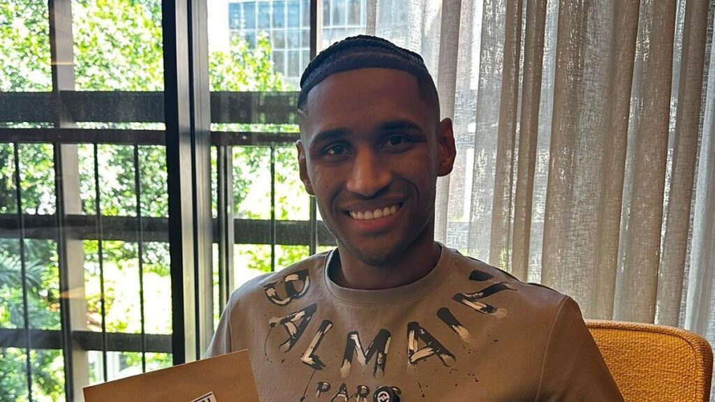 Galatasaray’ın eski futbolcusu Tete, ülkesine geri döndü